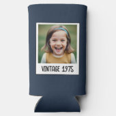 ヴィンテージマイルストン誕生日写真保存画像 スリム缶クーラー (裏面)
