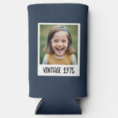 ヴィンテージマイルストン誕生日写真保存画像 スリム缶クーラー (正面)