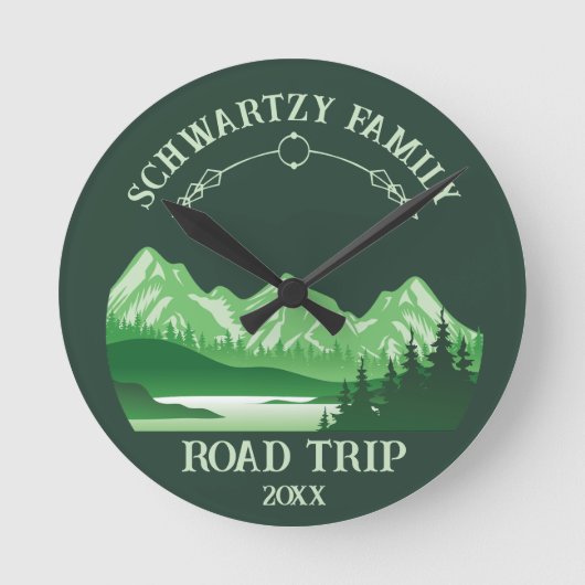 ヴィンテージマウンテンサンセットアウトドアレイクリトリートグリーン ラウンド壁時計 (正面)