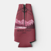 ヴィンテージマウンテンサンセットアウトドアレイクリトリートレッド ボトルクーラー (裏面)