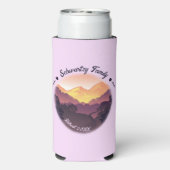 ヴィンテージマウンテンサンセットファームハウスリトリートパープル スリム缶クーラー (Seltzer裏面)