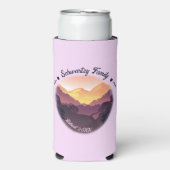 ヴィンテージマウンテンサンセットファームハウスリトリートパープル スリム缶クーラー (Seltzer正面)