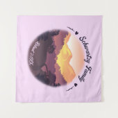 ヴィンテージマウンテンサンセットファームハウスリトリートパープル タペストリー (正面(横))