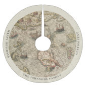 ヴィンテージマップファミリークリスマス ブラッシュドポリエステルツリースカート (正面)