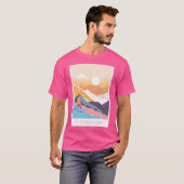 ヴィンテージミニマルレトロ旅行ポスターの様式化 Tシャツ (正面フル)