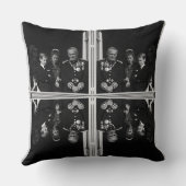 ヴィンテージモナコ王侯ファミリーinパレスM クッション (裏面)