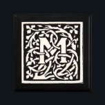 ヴィンテージモノグラムMアールヌーボー文字 ギフトボックス<br><div class="desc">アールヌーボーの文字 – Monograms From the Arts & Crafts Movementこの文字Mは1901年に作られた素敵なマグゴモノグラムMで、本のセットで出版されている。モノグラムMは、スタイルのアールヌーボー模様のスタイルに非常に多くの素晴らしい手描きつる植物パターンに囲まれ、しばしば流れる花模様と様式化され、流れるデザインによって特徴づけられた。この手紙Mモノグラムは芸術工芸スタイルでもあり、アールヌーボー時代と非常に一致した。アート&クラフツスタイルは、美しいデザインを探し求め、機械の生産に反応した。デザインのモノグラムインスパイアM、芸術工芸品Mモノグラムはシンプル、手作りの木版で印刷されたように、のモノグラムMは、頑丈で、目的に合った粗い髪質、ほぼ中世のMの品質であるもし。</div>
