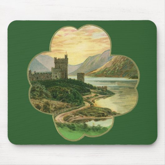 ヴィンテージラッキー金ゴールドシャームロックとアイルランドの城 マウスパッド (正面)