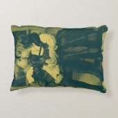 ヴィンテージラブアンドロマンス写真,子供のキス アクセントクッション (裏面)