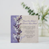 ヴィンテージラベンダーパープルアイボリーフローラポスト結婚ズ 招待状 (スタンド正面)