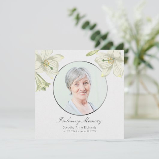 ヴィンテージリリーライトシルバー悔やみや弔慰メモリアル カード (スタンド正面)