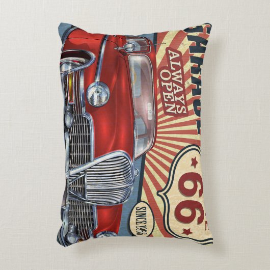 ヴィンテージルート66ガレージレトロポスターとレトロca アクセントクッション (正面(垂直))