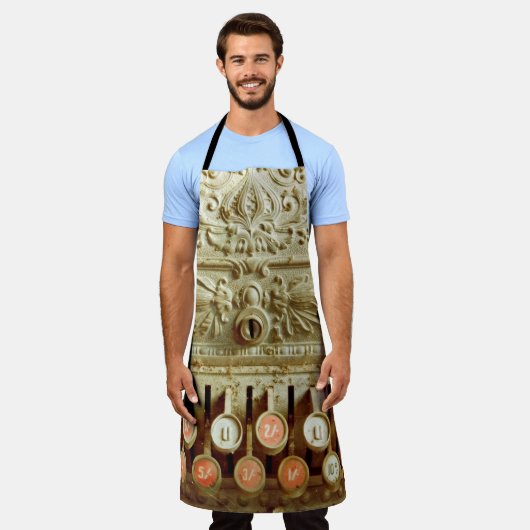 ヴィンテージレジ、ほこりとクモの巣で覆われる エプロン (着用した状態)