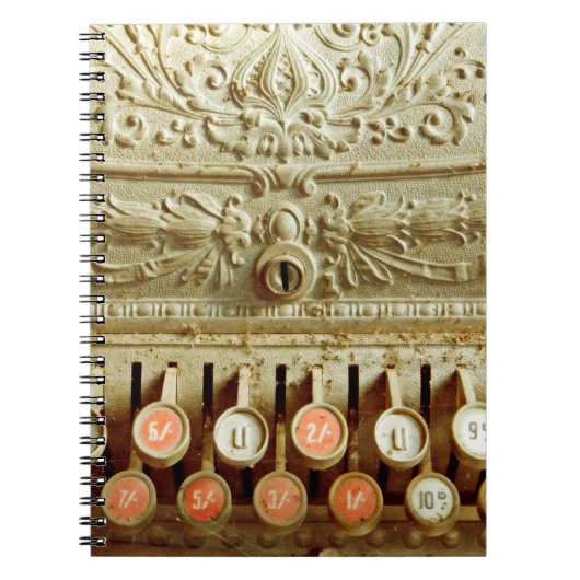 ヴィンテージレジ、ほこりとクモの巣で覆われる ノートブック (正面)