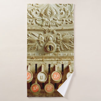 ヴィンテージレジ、ほこりとクモの巣で覆われる バスタオル