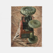 ヴィンテージレッドトラクター素朴バーンシェッド フリースブランケット (正面)