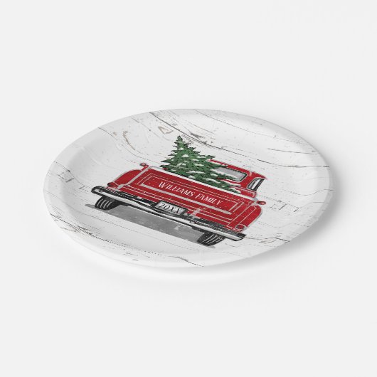 ヴィンテージレッドトラックとクリスマスツリーの家族名 ペーパープレート (アングル)