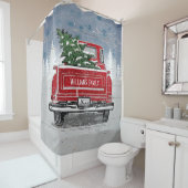 ヴィンテージレッドトラックのクリスマスツリー素朴名 シャワーカーテン (インサイチュ)
