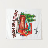 ヴィンテージレッドトラックのクリスマスムービー タペストリー (正面(横))