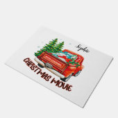 ヴィンテージレッドトラックのクリスマスムービー ドアマット (アングル)