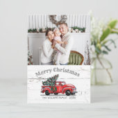 ヴィンテージレッドトラッククリスマスツリーの写真素朴 シーズンカード (スタンド正面)