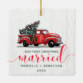 ヴィンテージレッドトラック初めてのクリスマス結婚した 素朴 セラミックオーナメント (裏面)