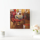 ヴィンテージレッドビッグホイール消防ホースリール スクエア壁時計 (ホーム)