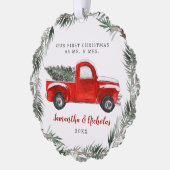 ヴィンテージレッドファームトラック |初めてのクリスマスさんそしてミセス オーナメントカード (左)