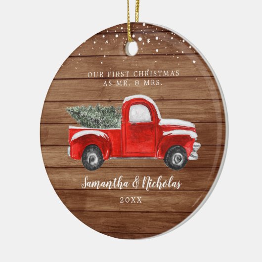 ヴィンテージレッドファームトラック |初めてのクリスマスミセス セラミックオーナメント (左)