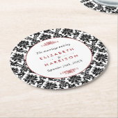 ヴィンテージレッド、ブラック&ホワイトのダマスクの結婚式 ラウンドペーパーコースター (アングル)