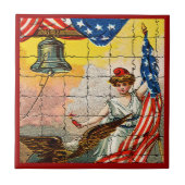 ヴィンテージレディ、イーグル、国旗とリバティベルモシアック タイル (正面)