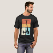 ヴィンテージレトロなスタントスクーター1 Tシャツ (正面フル)