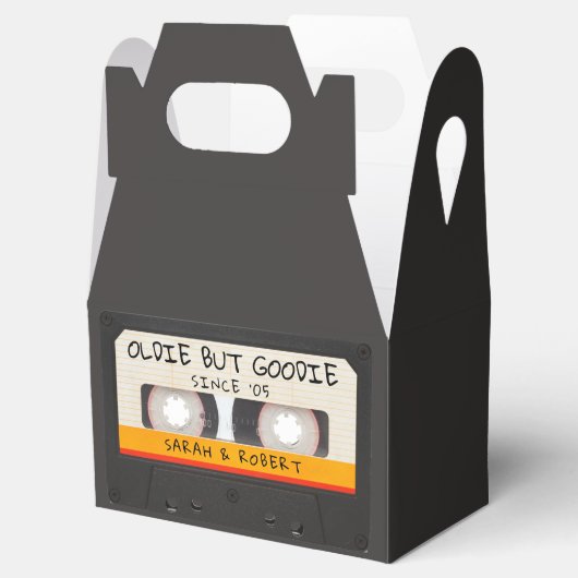 ヴィンテージレトロカセットテープ結婚式の引き出物 フェイバーボックス (オープン)