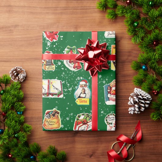 ヴィンテージレトロキッチクリスマスステッカーon Green ラッピングペーパー (クリスマスギフト)