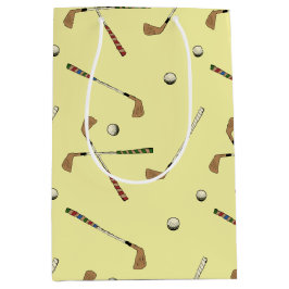 ヴィンテージレトロゴルフゴルファーのクラブボールパターンイエロー ミディアムペーパーバッグ