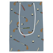 ヴィンテージレトロゴルフゴルファーのクラブボールパターンブルー ミディアムペーパーバッグ (裏面)