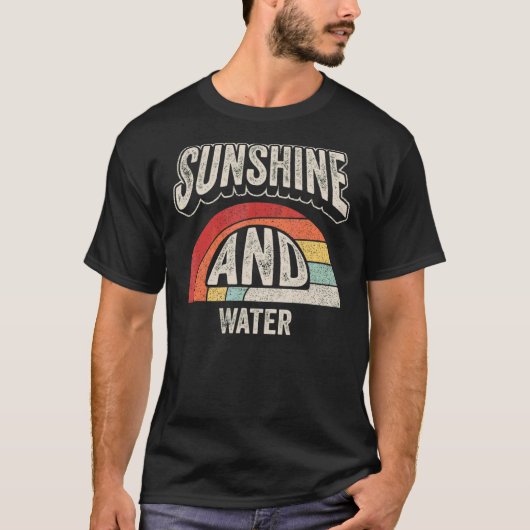 ヴィンテージレトロサンシャインと水の健康の夏 Tシャツ (正面)