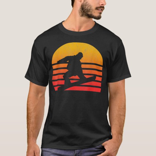 ヴィンテージレトロサンセットスノーボード Tシャツ (正面)