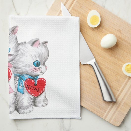 ヴィンテージレトロバレンタインデーの猫ふわふわ子猫 キッチンタオル (四つ折り)