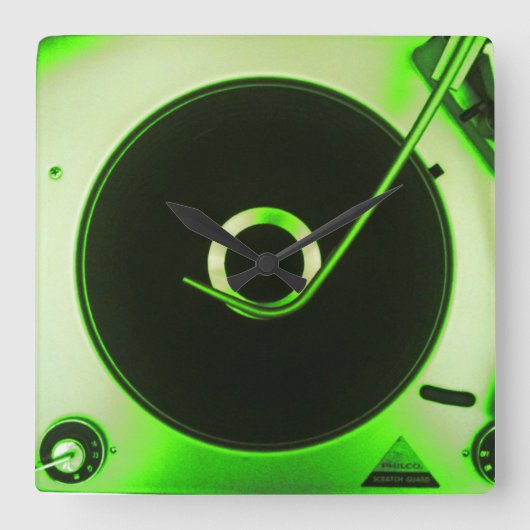 ヴィンテージレトロレコード演奏者時計 スクエア壁時計 (正面)