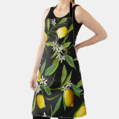 ヴィンテージレモンの果実と花を暗い背景につける エプロン (インサイチュ)