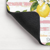 ヴィンテージレモン&開花オンピンクとホワイトストライプズ マウスパッド (コーナー)