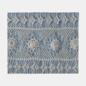 ヴィンテージレース:小さな白いバラ。 フリースブランケット (正面(横))