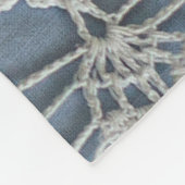 ヴィンテージレース:小さな白いバラ。 フリースブランケット (角)