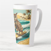 ヴィンテージロボットフクロウサーフィンオンビーチ カフェラテマグ (右アングル)