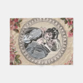 ヴィンテージロマンスカップル：アンティークバラガーリーラブ フリースブランケット (正面(横))