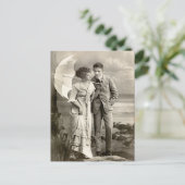 ヴィンテージロマンチックなカップルとパラソル ポストカード (スタンド正面)