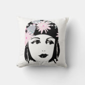 ヴィンテージローリング20のポートレートフラッパーガール クッション (正面)