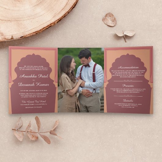 ヴィンテージ伝統的ピンクインディアン結婚アーチ 三つ折り招待状