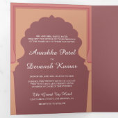 ヴィンテージ伝統的ピンクインディアン結婚アーチ 三つ折り招待状 (内部最初)